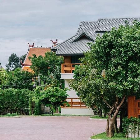 Huen Him Kong Hotel Phrae Esterno foto