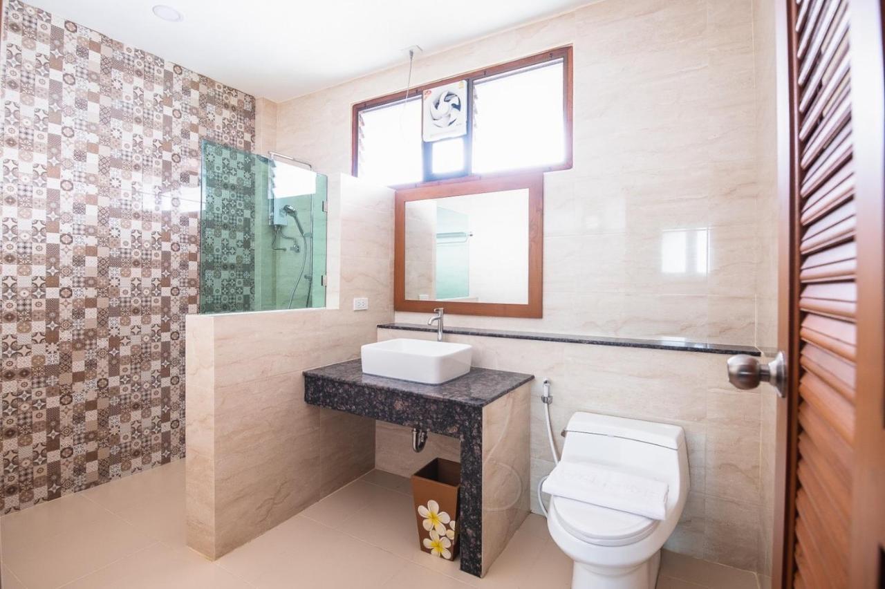 Huen Him Kong Hotel Phrae Esterno foto