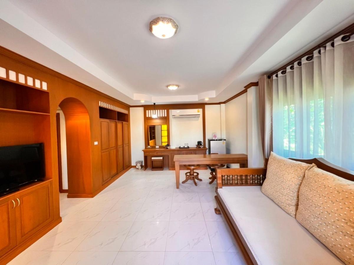 Huen Him Kong Hotel Phrae Esterno foto